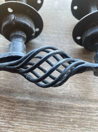 7 MANIBELAS DE PUERTAS DE HIERRO FORJADO