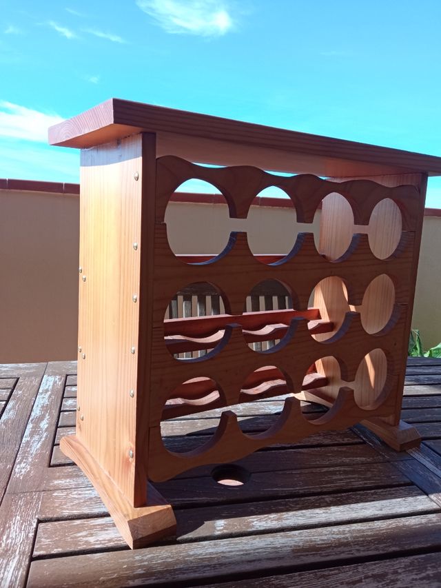 Botellero estilo provenzal.