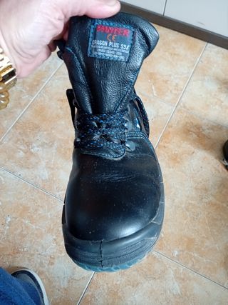 Lote de zapatos y botas de seguridad
