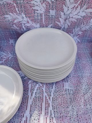 Vajilla blanca de porcelana