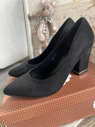 Zapato de tacón Negro. Numero 38