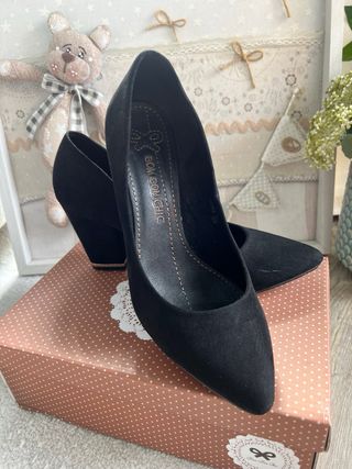 Zapato de tacón Negro. Numero 38