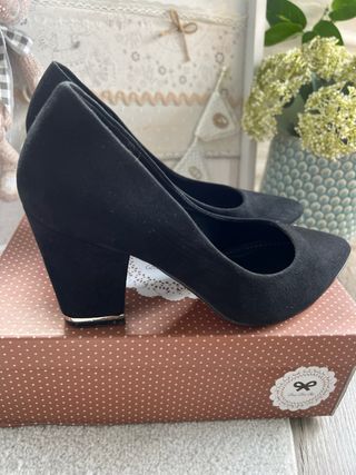 Zapato de tacón Negro. Numero 38