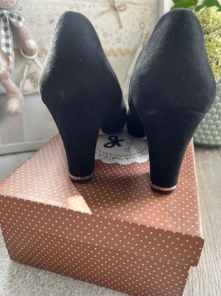 Zapato de tacón Negro. Numero 38