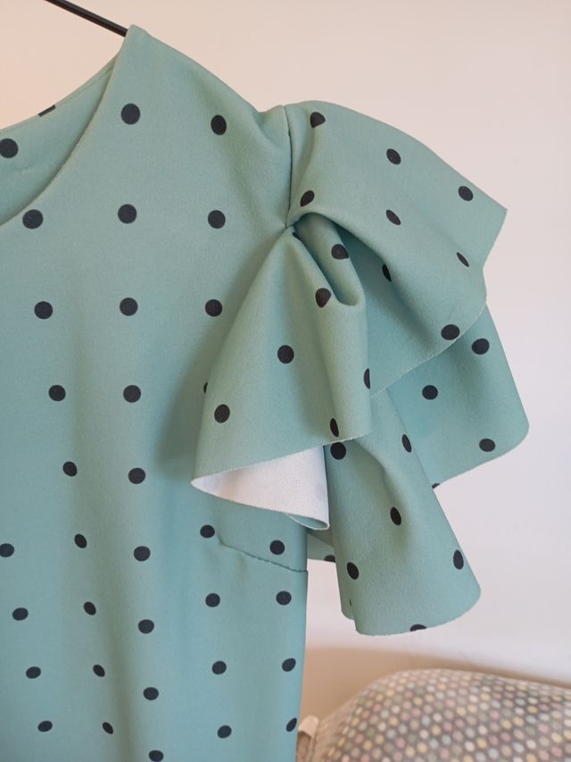 Vestido verde con lunares