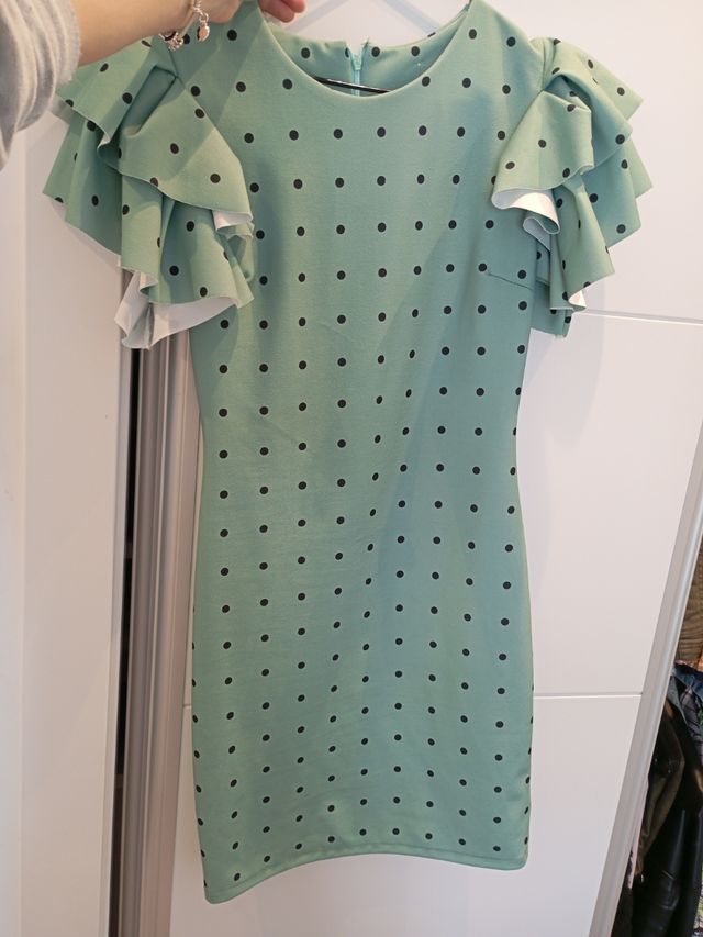 Vestido verde con lunares