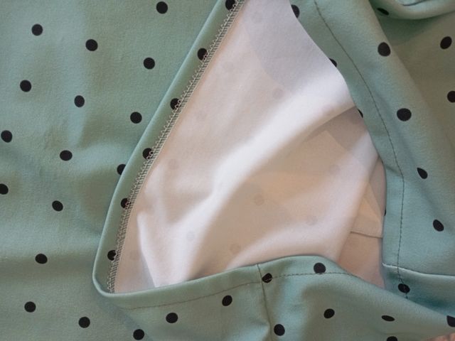 Vestido verde con lunares