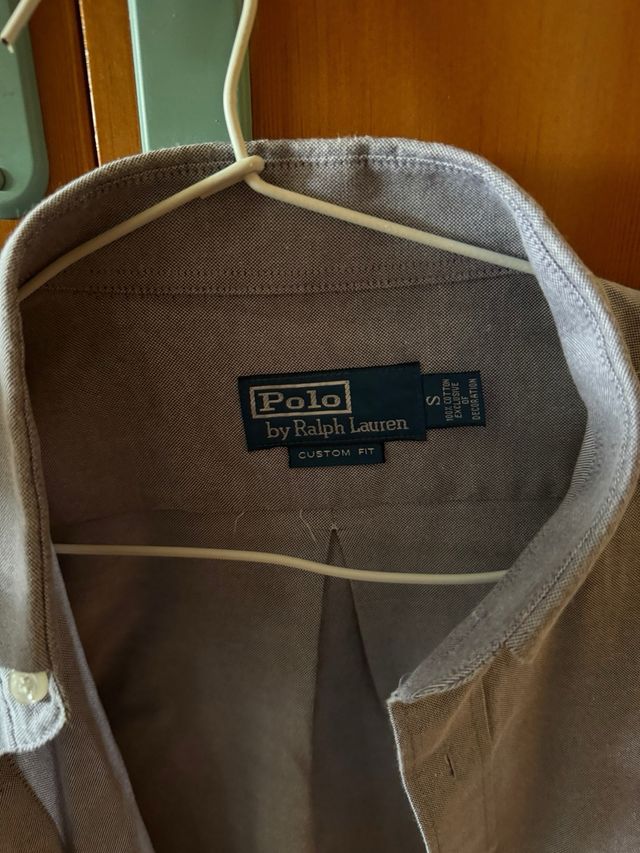 Camisa Ralph Lauren.