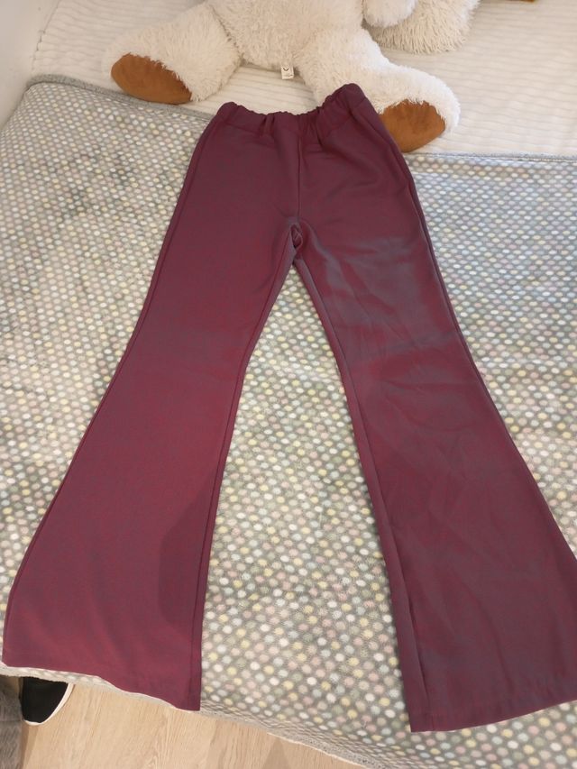 Pantalón burdeos