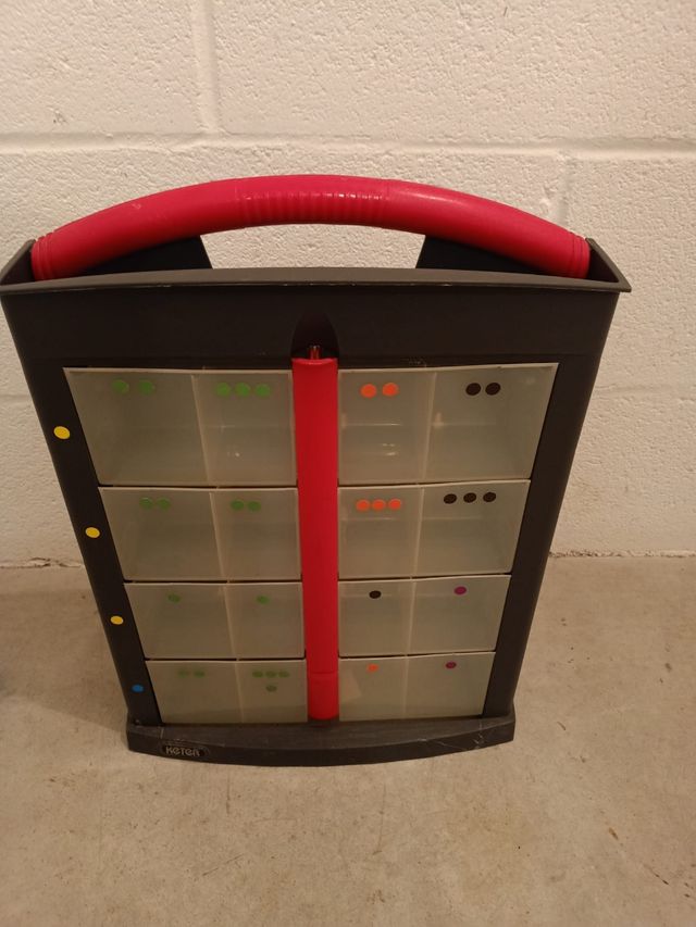 Armadio contenitore per piccole parti