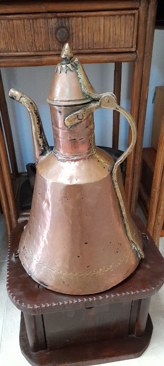 Antigua jarra de cobre francesa altura 35.5cms