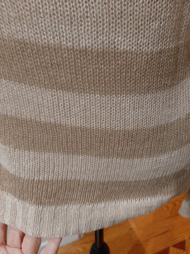 Camisola às riscas bege Bershka