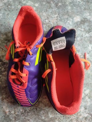 Botas futbol niño