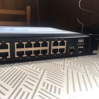 Switch Cisco Linksys SRW224G4 24 Puertos