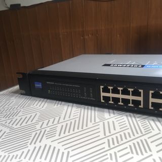Switch Cisco Linksys SRW224G4 24 Puertos