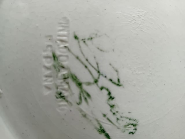 Plato pintado a mano