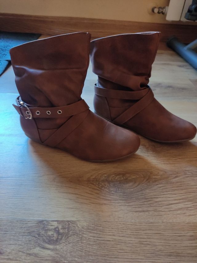 Botines marrones Nuevos!! 38 sin uso