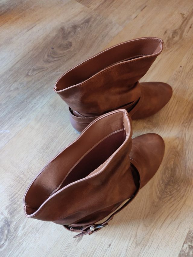 Botines marrones Nuevos!! 38 sin uso