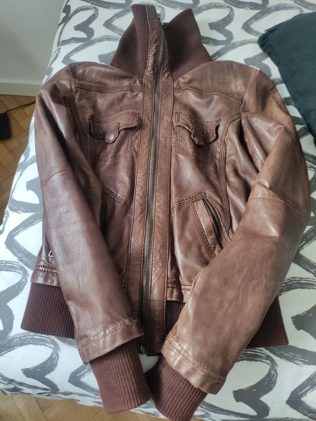 Cazadora piel Bershka