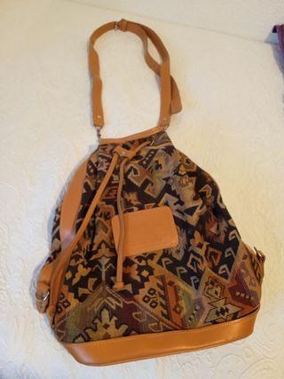 Bolso de piel y tela