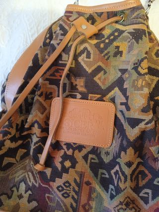 Bolso de piel y tela