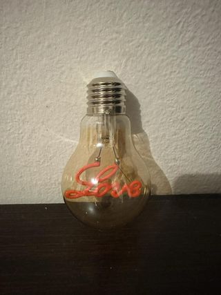 Lampadina con scritta