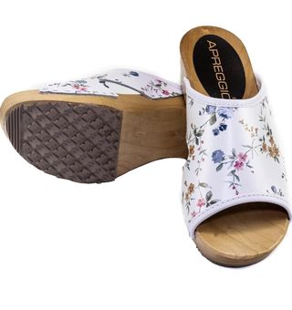 Zapato tacón madera y cuero hecho a mano