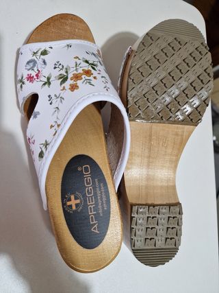 Zapato tacón madera y cuero hecho a mano