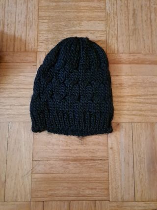 Gorro y cuello negro 