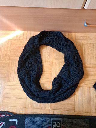 Gorro y cuello negro 