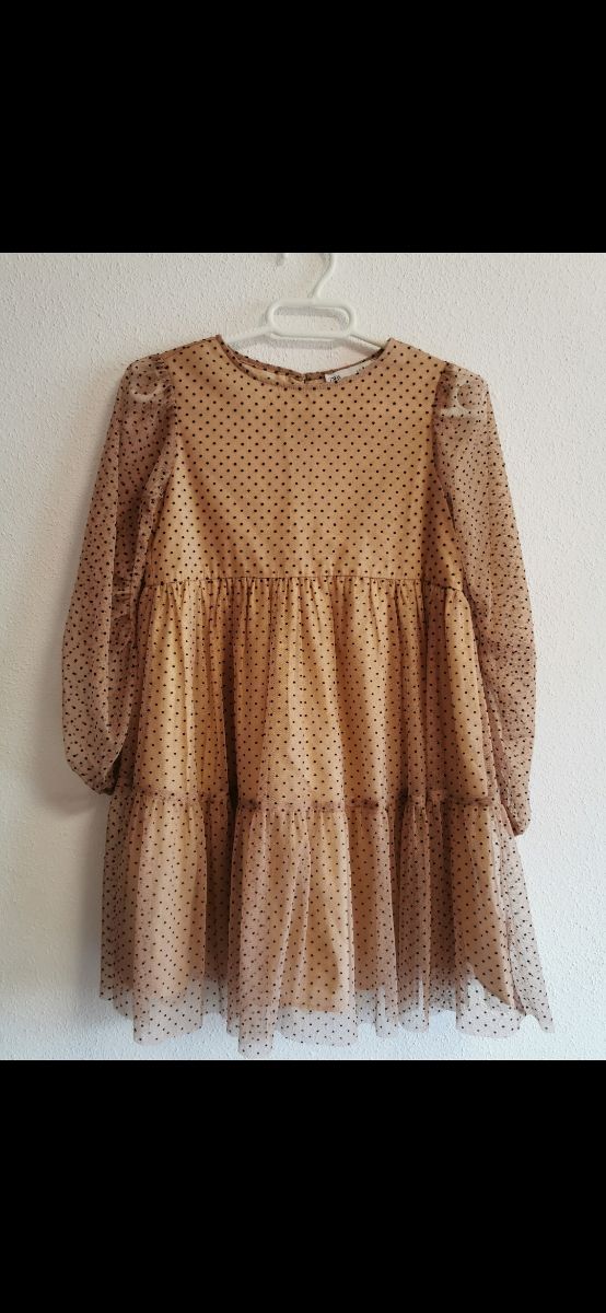 Vestido de niña talla 9 años de Zara.