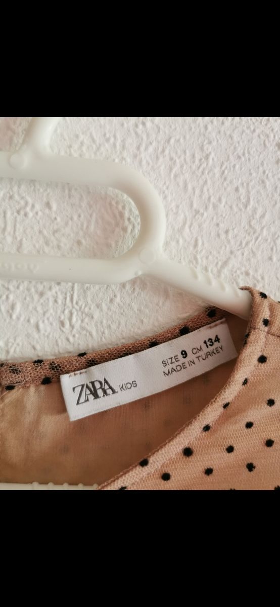 Vestido de niña talla 9 años de Zara.