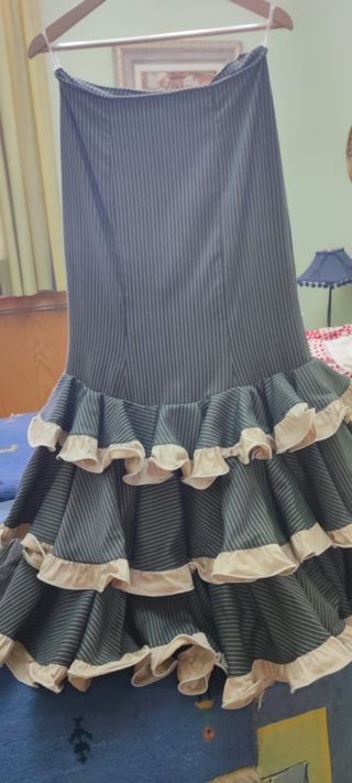 Falda andaluza mujer