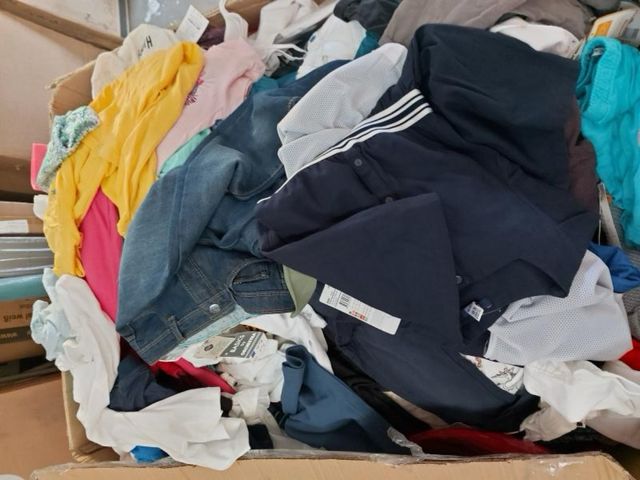 Lote de 5KG ropa Vintage grado A y B 