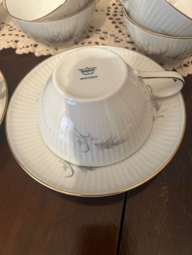 Set da the di porcellana