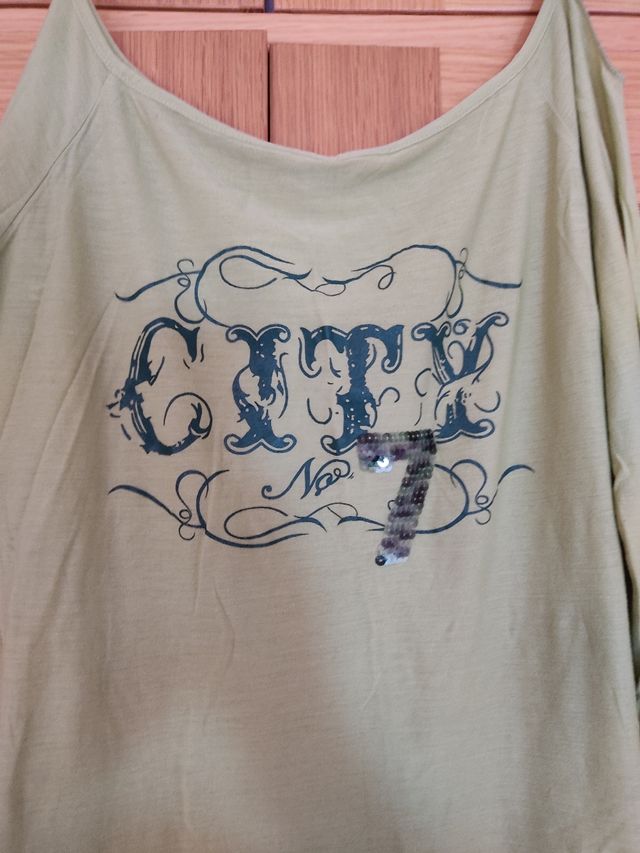 Camiseta verde media manga