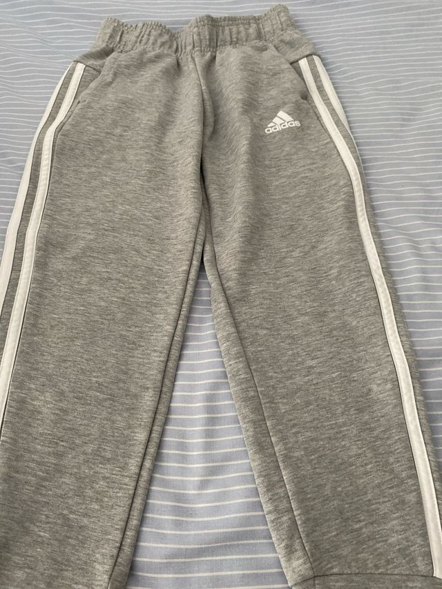 Vendo pantalon niño adidas T.9
