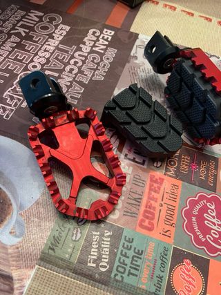 Estriberas enduro PUIG rojas