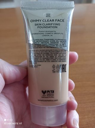 Base de maquillaje pieles grasas o con acné