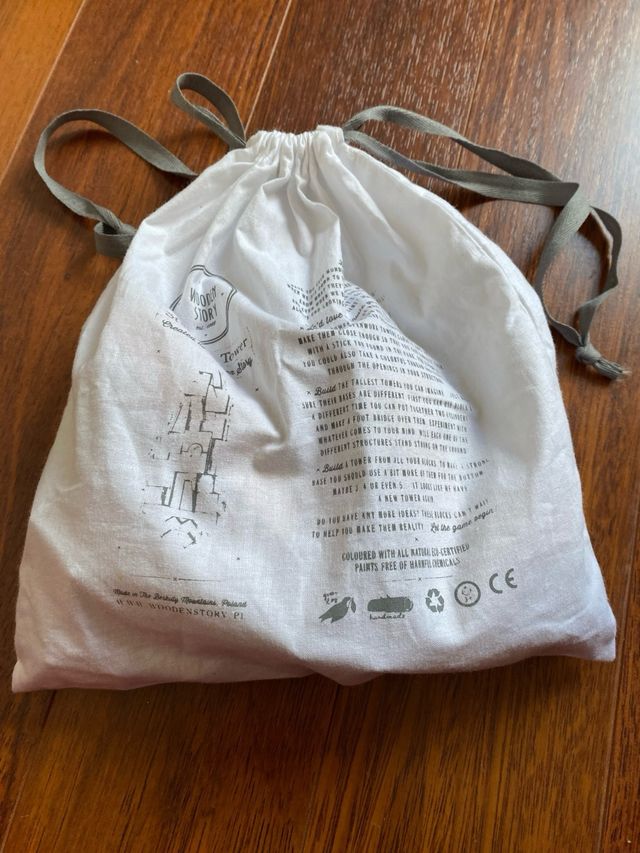 Apilable Wooden Story