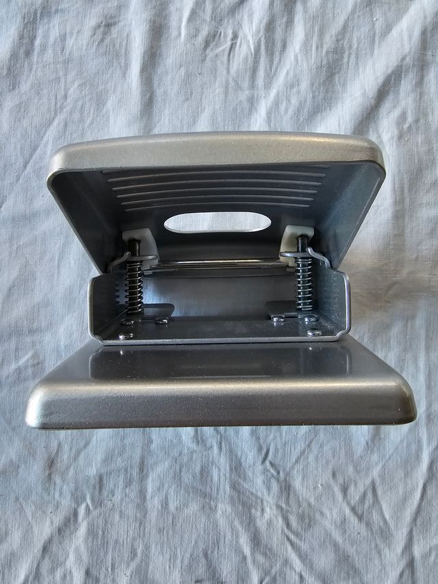 Taladro el casco M-220, NUEVO