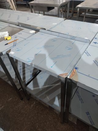 MESA PEQUEÑA NUEVA 0,6M