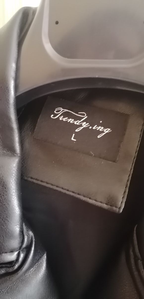 Giubbino donna senza maniche simil pelle completo