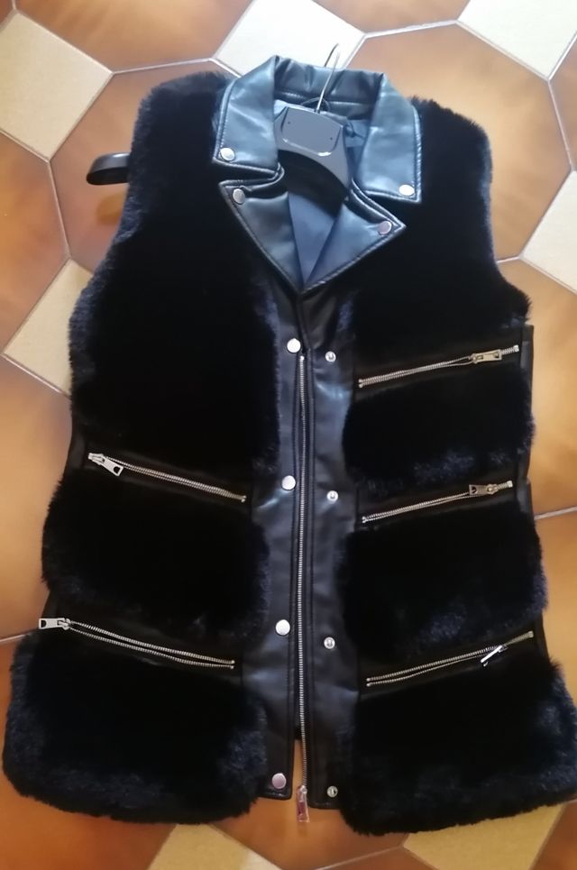 Giubbino donna senza maniche simil pelle completo