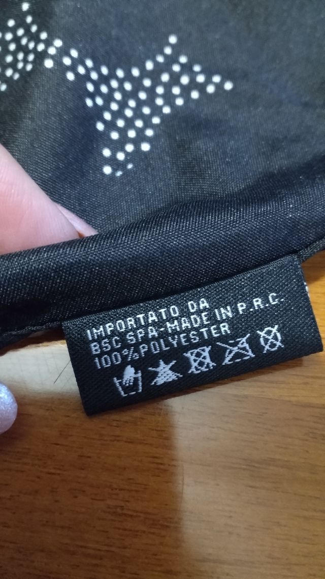 Pashmina quadrata a pois neri 