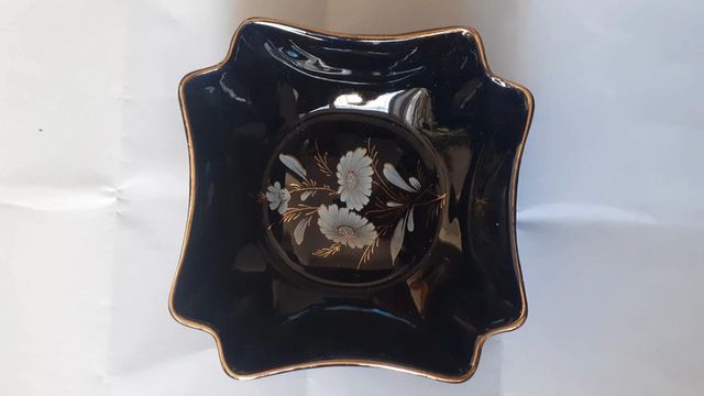 Posacenere in porcellana, nero con fiori