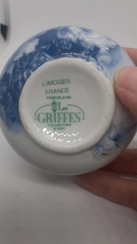 Piccolo vaso in porcellana Limoge