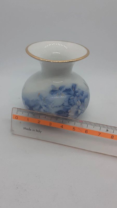 Piccolo vaso in porcellana Limoge