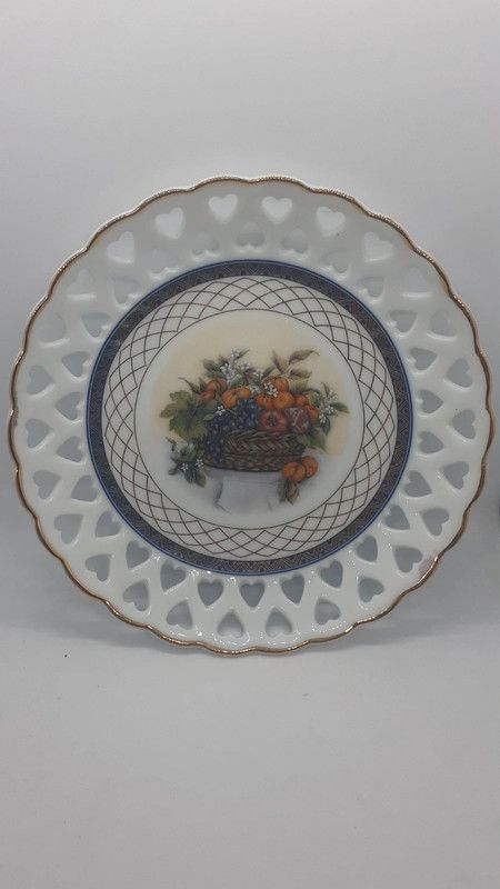 Piattino decorativo con cesto frutti