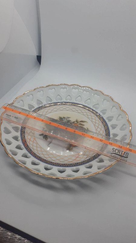 Piattino decorativo con cesto frutti